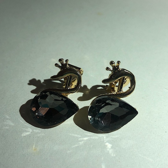 Swan earring clip on - Picture 2 of 2